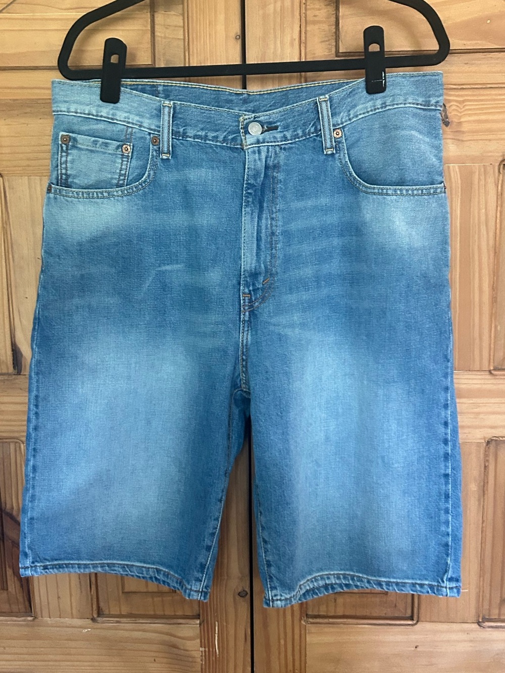 LEVI’S 569 Loose Straight Long Shorts